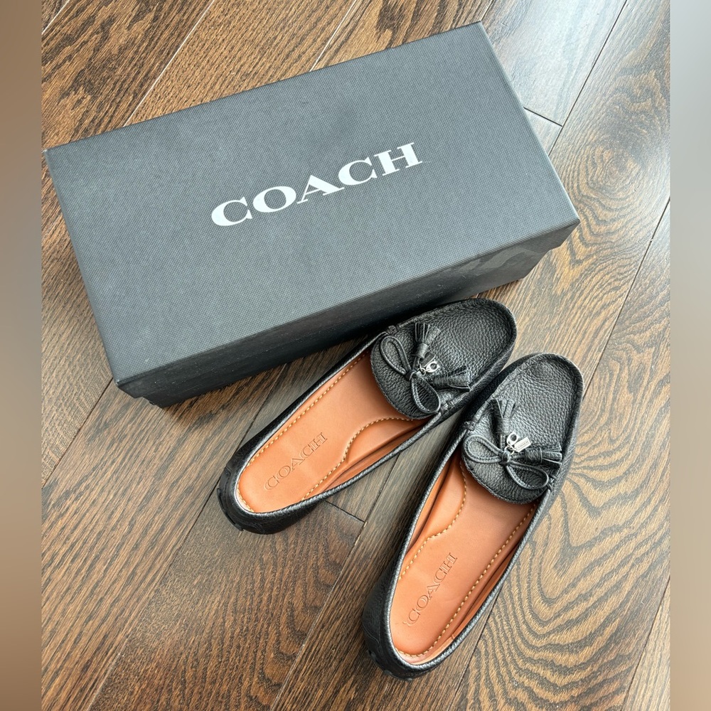 🆕 Coach black loafers